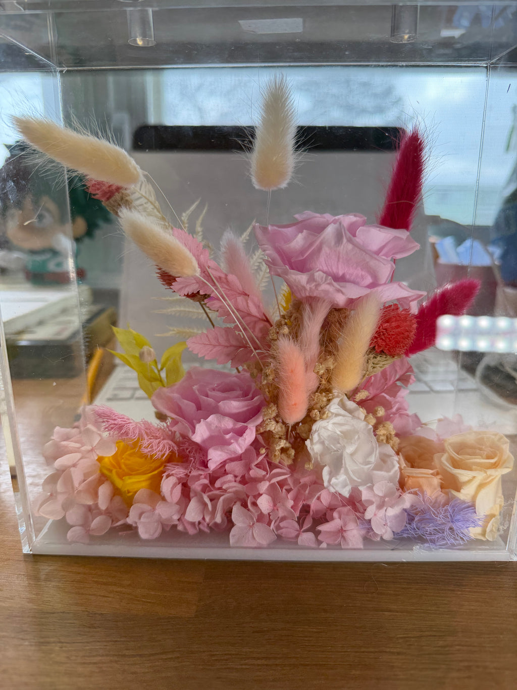 Pink preserved flowers box