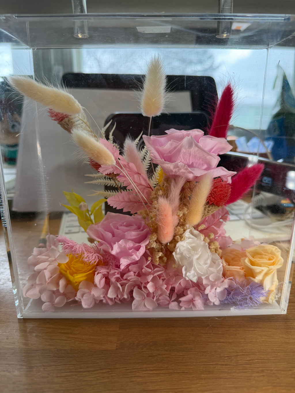 Pink preserved flowers box