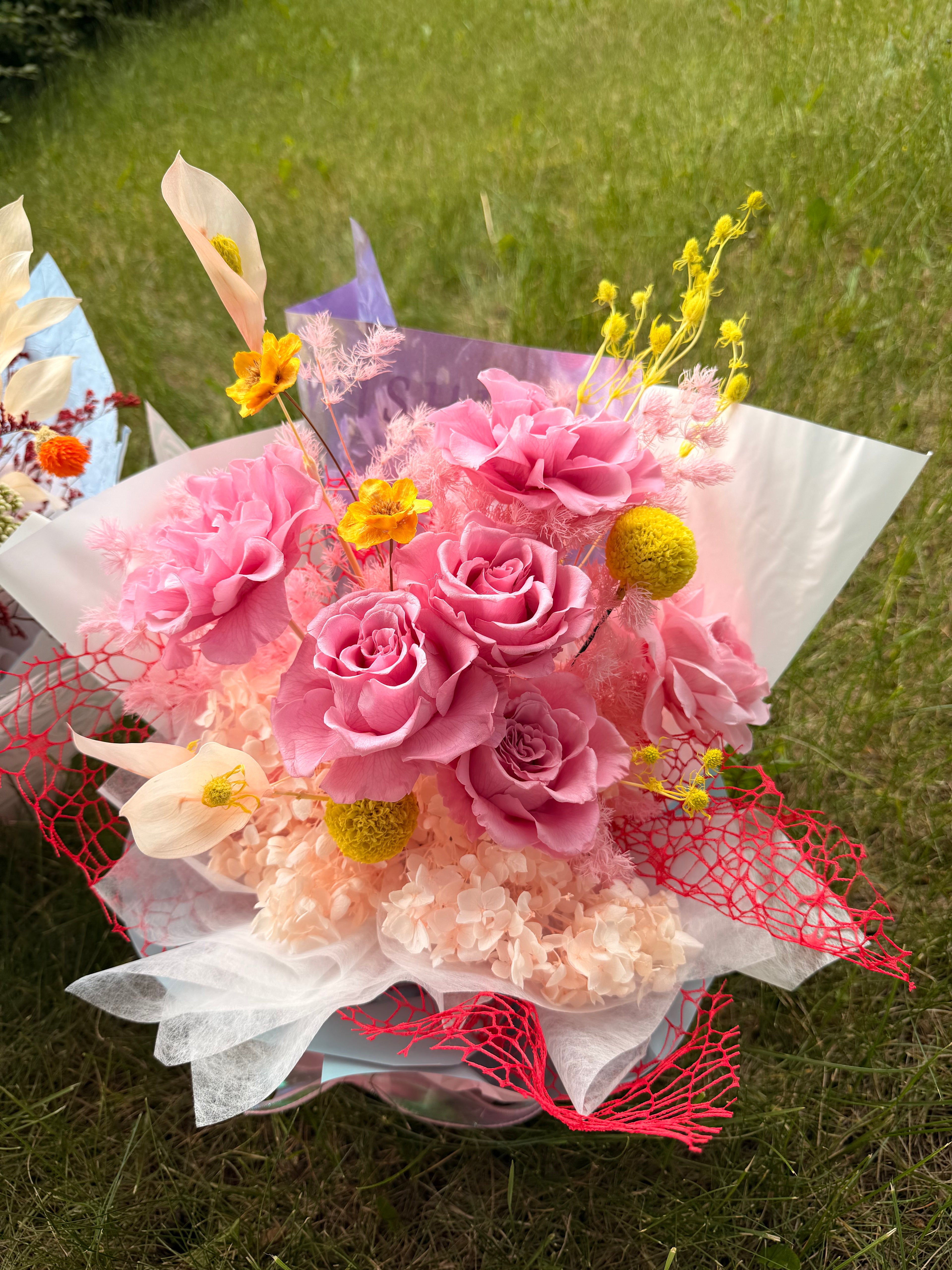 Bouquet of 6 pink roses